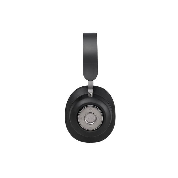 Kensington H3000 Bluetooth Over Ear Headset – Black (K83452WW) — in use