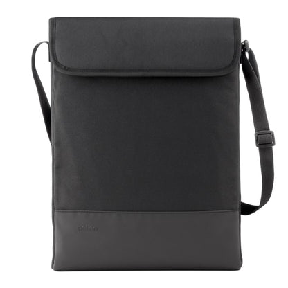 Belkin Protective 14-15″ Laptop Sleeve with Shoulder Strap (EDA002) — in use