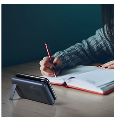 Aukey USB-C 20000mah Wireless Qc3.0 18w Pd Powerbank With Foldable Stand product image 6
