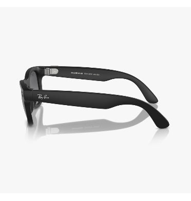 Ray-Ban Meta - Wayfarer Smart Glasses Large Matte Black/Polarized Gradient Graphite product image 3
