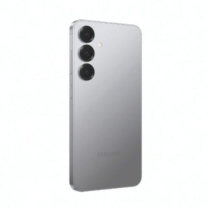 Samsung Galaxy S25 256GB - Silver Shadow — in use