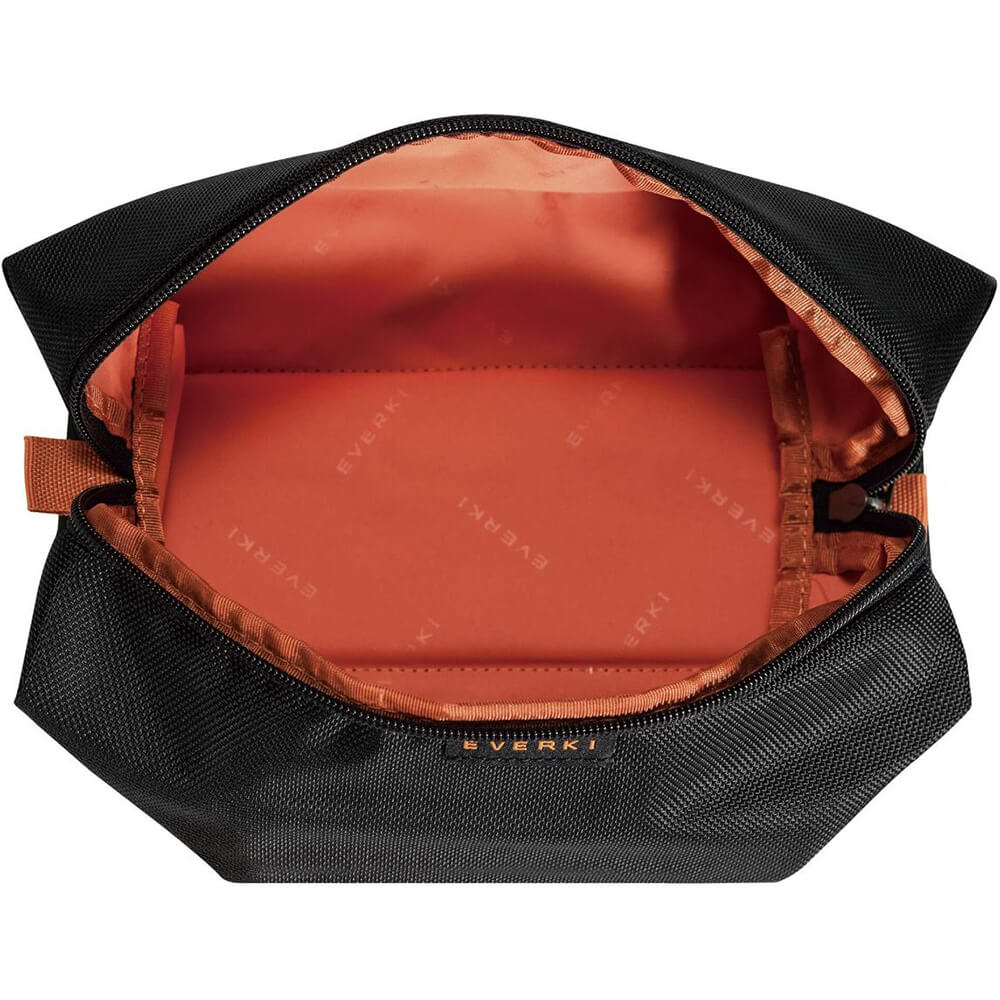 Everki Accessories Pouch (EKF822) — in use